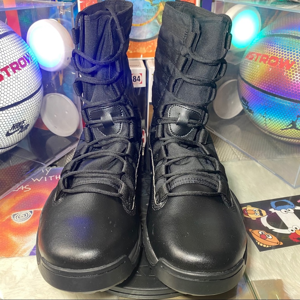 🆕 Nike SFB Gen 2 8" Tactical Boot 'Triple Black' - Picture 2 of 11